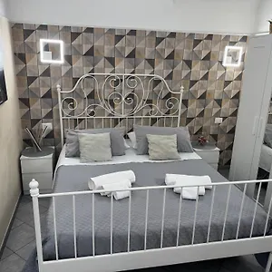 Charming House Casa vacanze Aeroporto di Catania Fontana Rossa