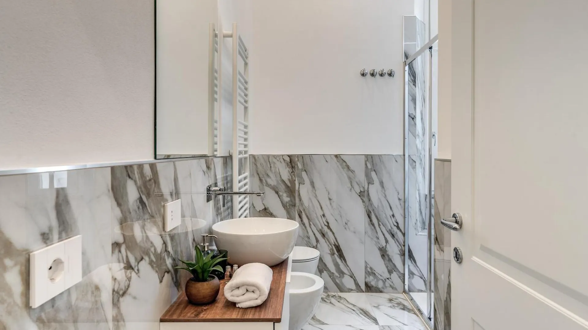 Aweshomeitaly Luxury Apartments Pisa